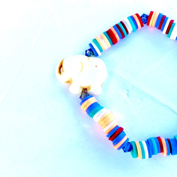 Handmade Striped Elephant Stretch Bracelet - Picture 6 of 7